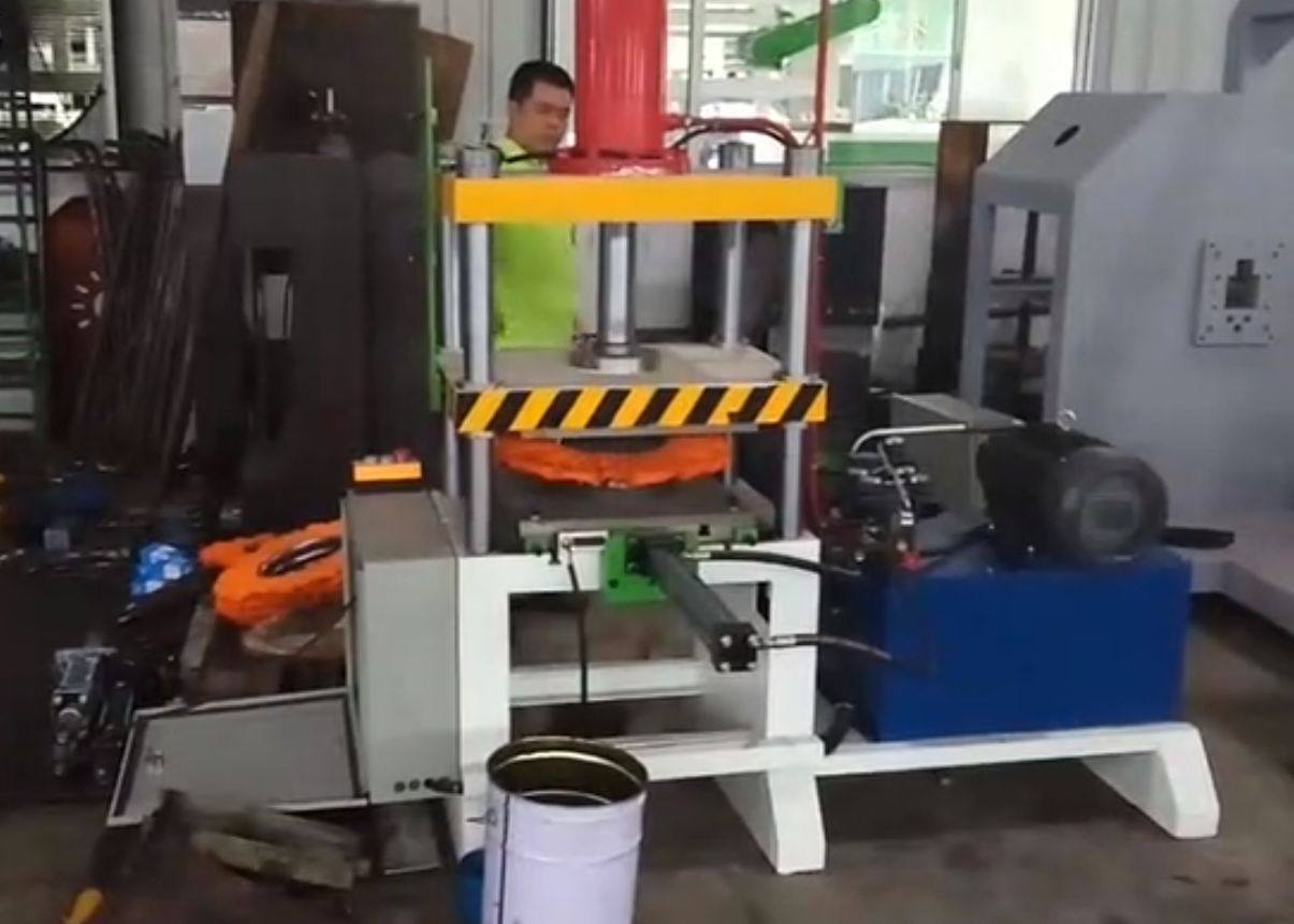 布輪成型機(jī)01 布輪成型機(jī)01