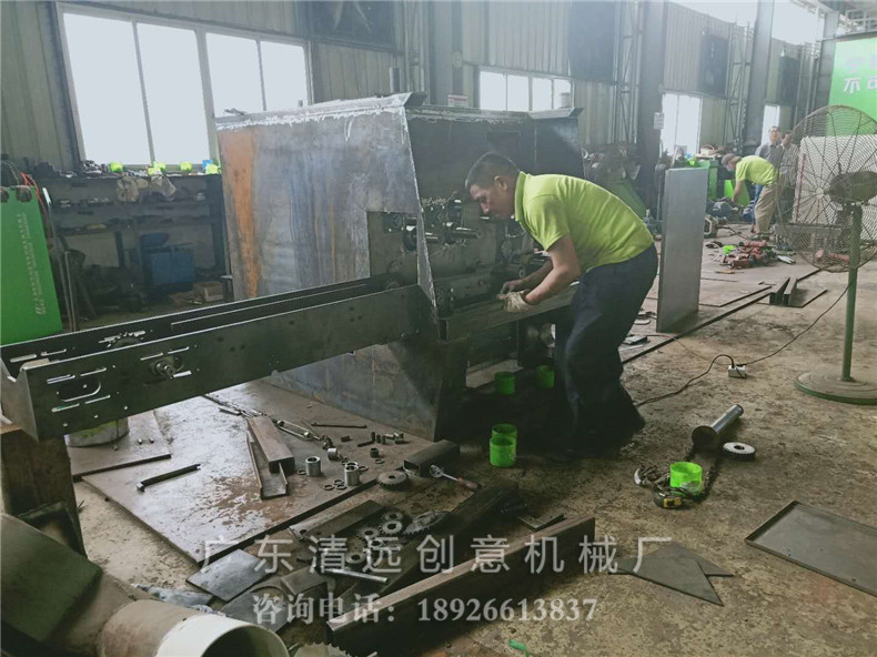 圓木多片鋸機械，采用超薄鋸片，出材率高達80%以上；