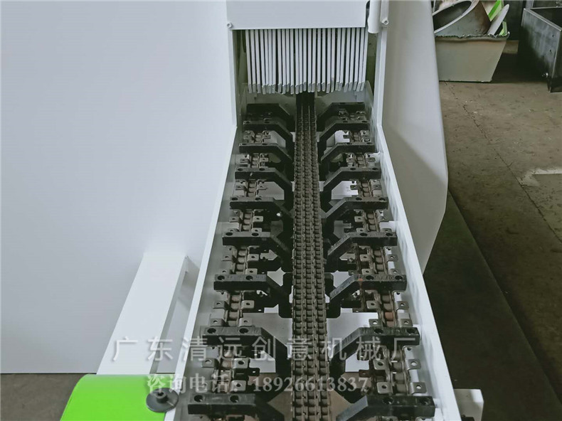 圓木多片鋸采用V型送料鏈，自動對中更穩(wěn)更準