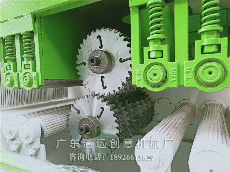 多片鋸機(jī)型采用超薄鋸片，出材率高達(dá)80%以上；上下軸傳送軸同時(shí)送料