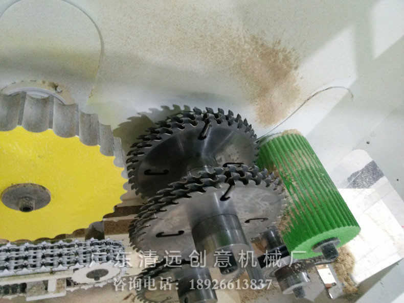 圓木多片鋸內(nèi)倉(cāng)結(jié)構(gòu)，鋸片采用超薄鋸片，出材率高達(dá)80%以上