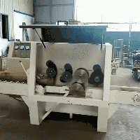 168型圓木多片鋸機(jī)型，采用超薄鋸片，出材率高達(dá)80%以上