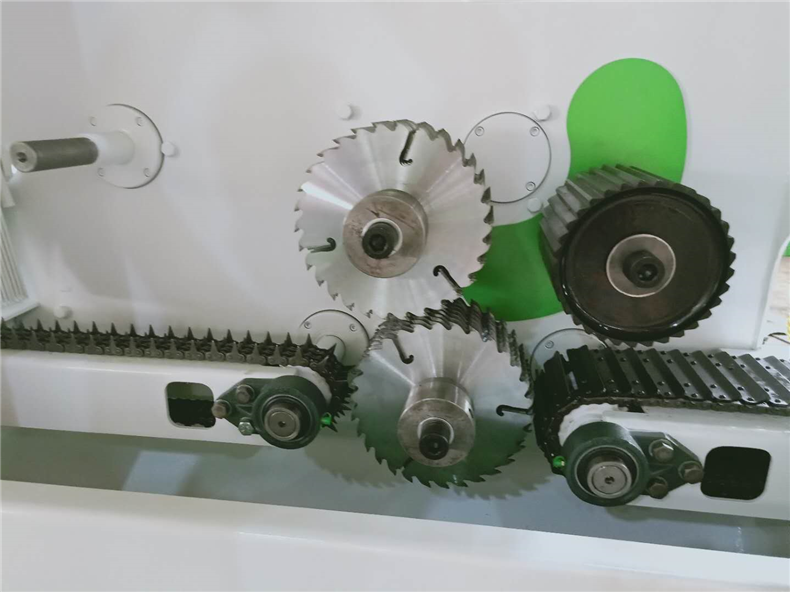 圓木多片鋸出現送料不順暢，原因主要有送料電路、變速機構鏈條、皮帶等裝置的影響