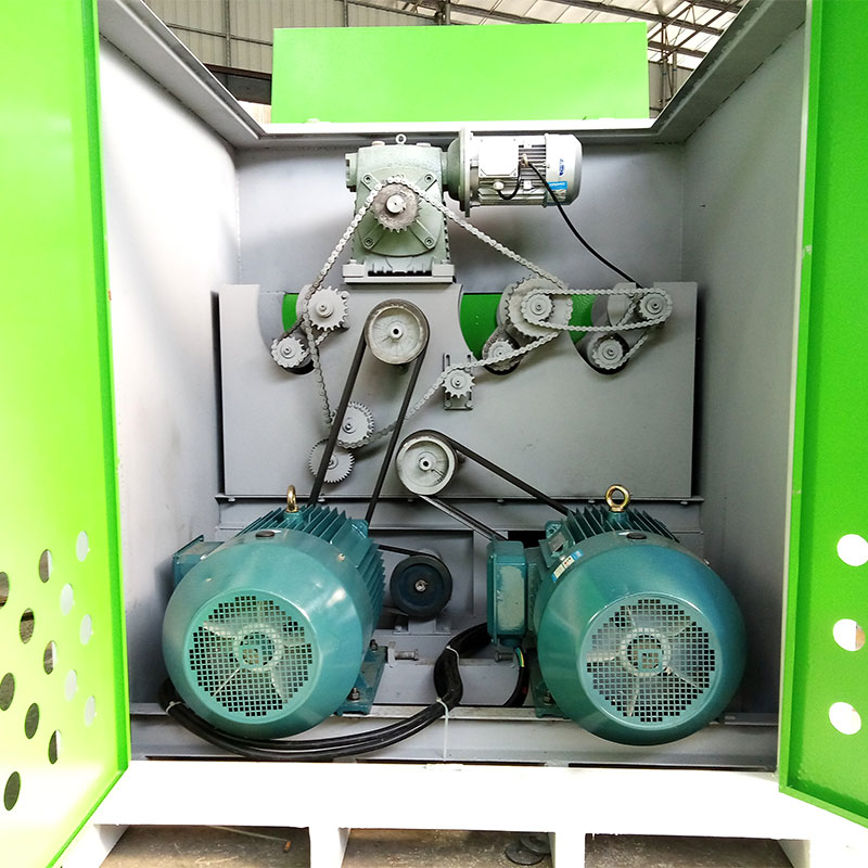 圓木多片鋸設備鋸出的板材出現(xiàn)上下都不平整的現(xiàn)象，確認圓木多片鋸合金鋸片及送料均無問題的情況后，檢查上下合金鋸片是否在同一平面，如不在一平面則對上主軸位置進行調(diào)整。