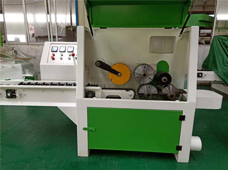 200型圓木多片鋸內(nèi)倉(cāng)