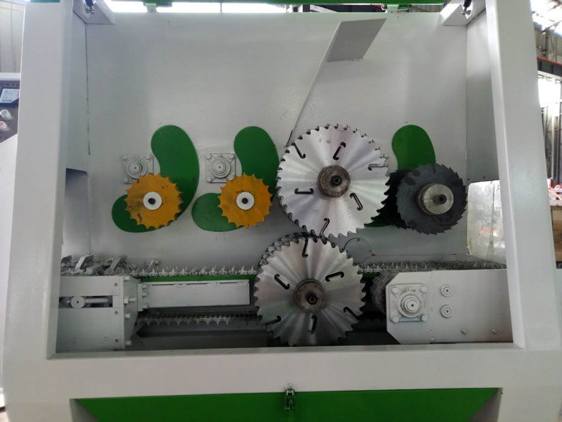 圓木多片鋸內(nèi)倉(cāng)