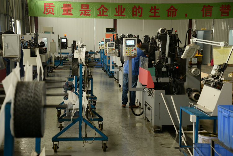 創(chuàng)意木工機械廠鋸片生產(chǎn)車間